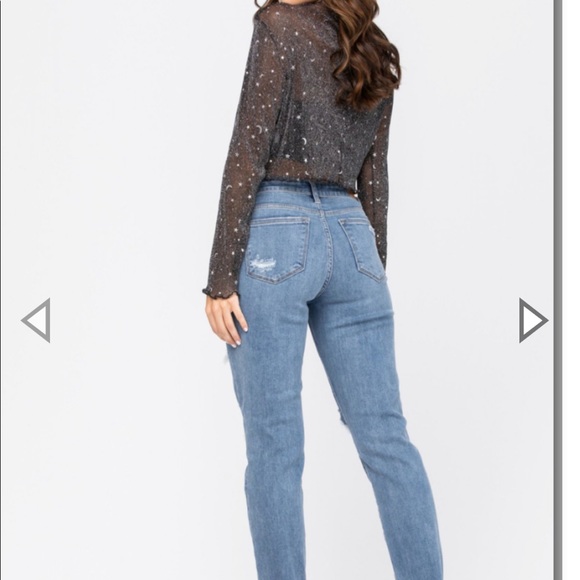 Judy Blue Midrise Destroyed Boyfriend Jeans - Picture 5 of 11